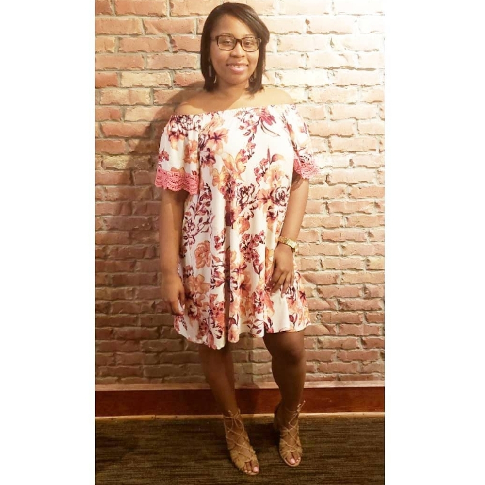 Allison Brittney Off the Shoulder Floral Dress Women's Size Medium